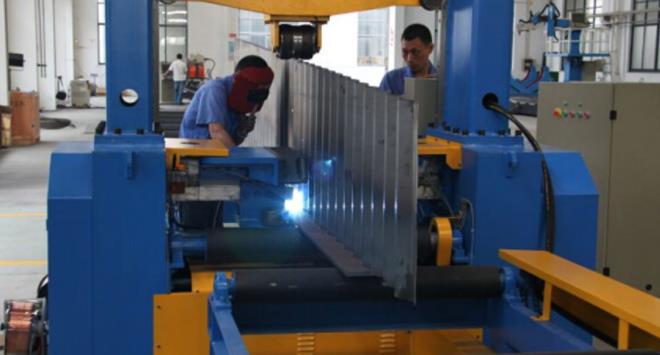 洲翔波纹腹板H型钢生产线的流程